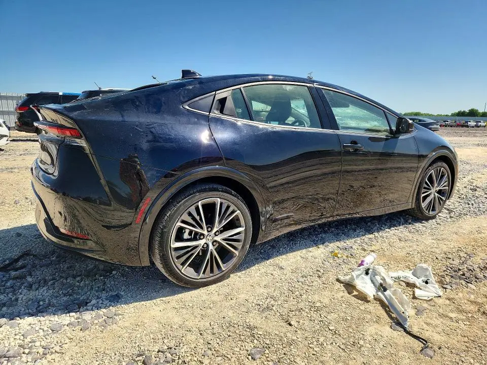 2024 TOYOTA PRIUS XLE  