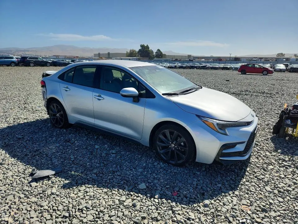 2024 TOYOTA COROLLA SE  