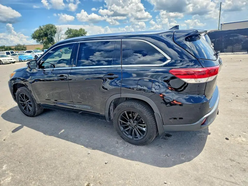 2018 TOYOTA HIGHLANDER XLE  