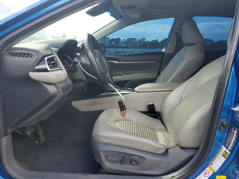 2018 TOYOTA CAMRY SE  