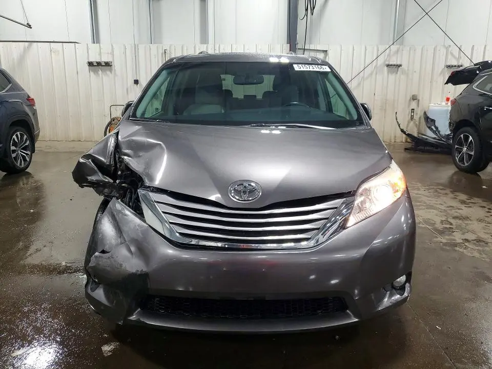 2017 TOYOTA SIENNA XLE 7-PASSENGER  