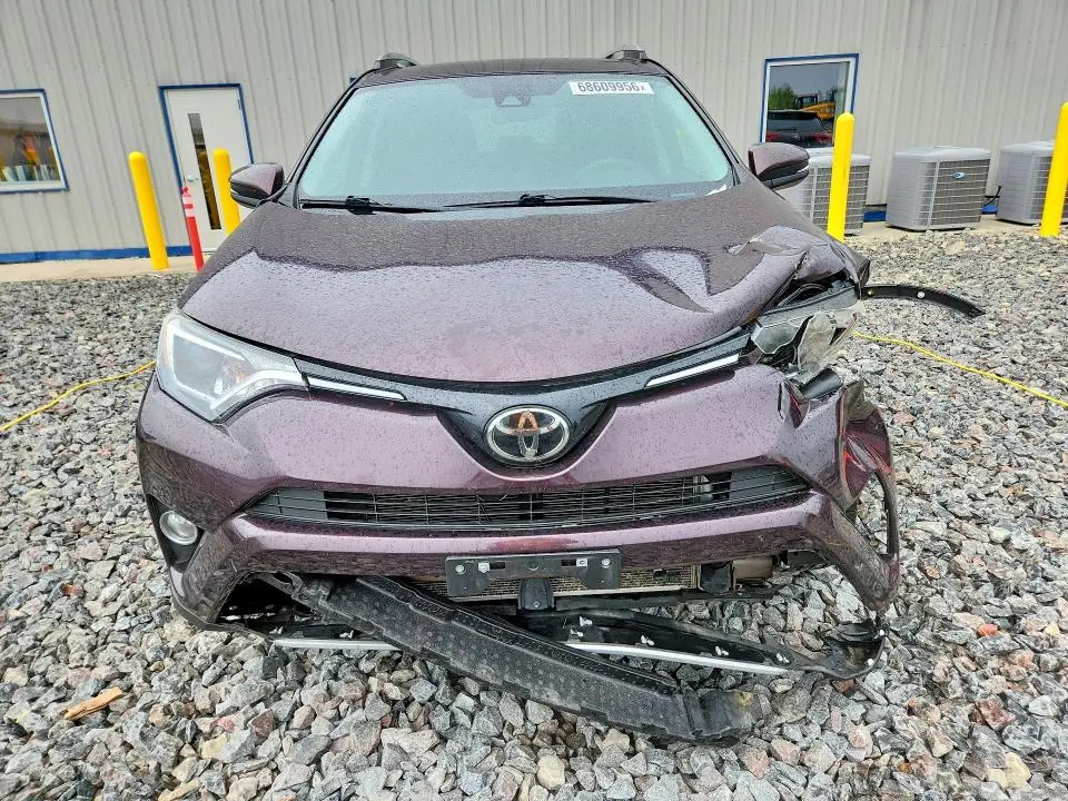 2017 TOYOTA RAV4 XLE  