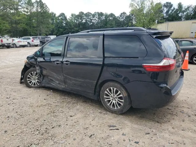 2018 TOYOTA SIENNA XLE  
