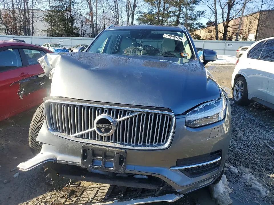 2017 VOLVO XC90 T6  