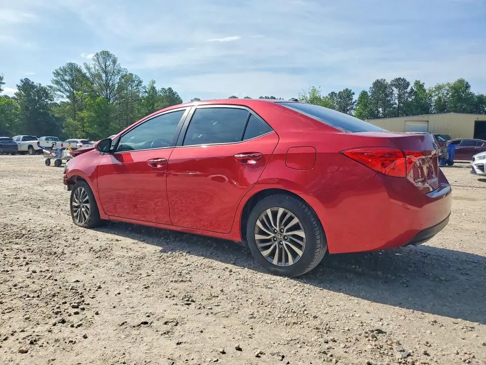 2018 TOYOTA COROLLA XLE  