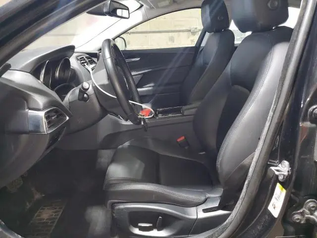 2018 JAGUAR XE PREMIUM  