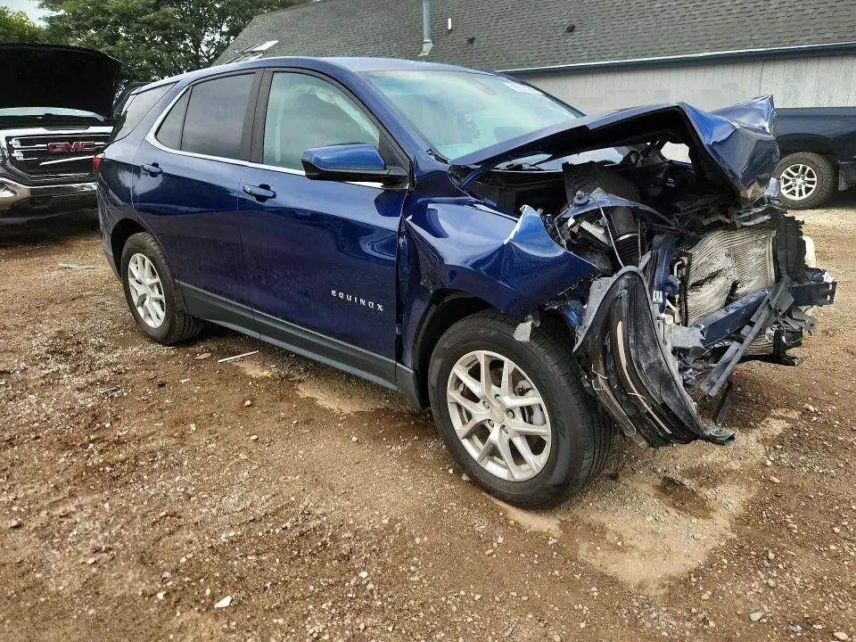 2022 CHEVROLET EQUINOX LT  