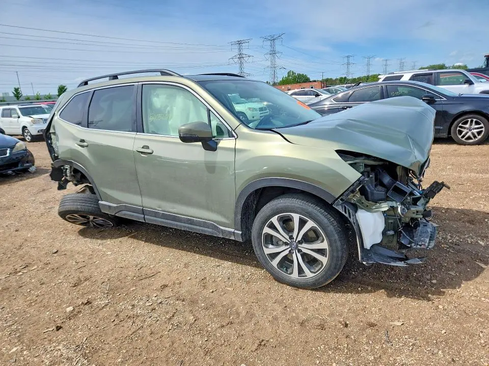 2021 SUBARU FORESTER   