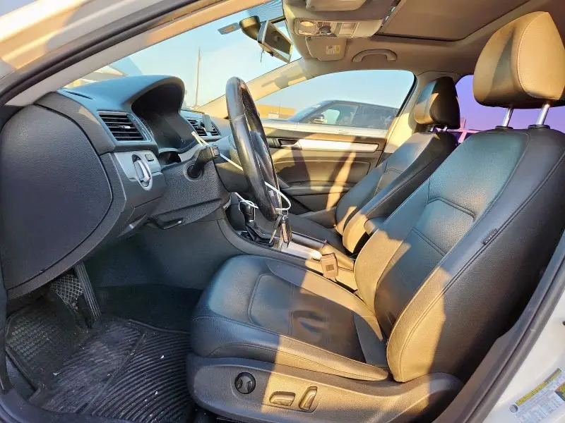 2012 VOLKSWAGEN PASSAT SE