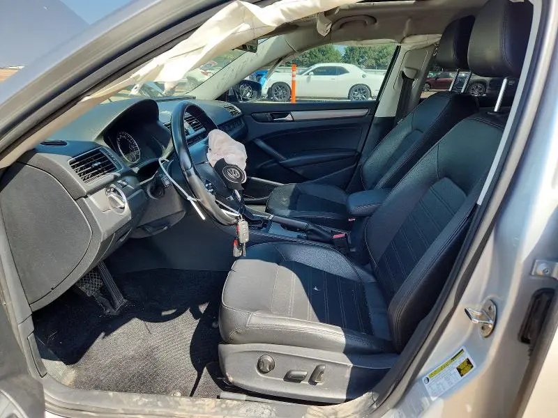 2015 VOLKSWAGEN PASSAT SE  