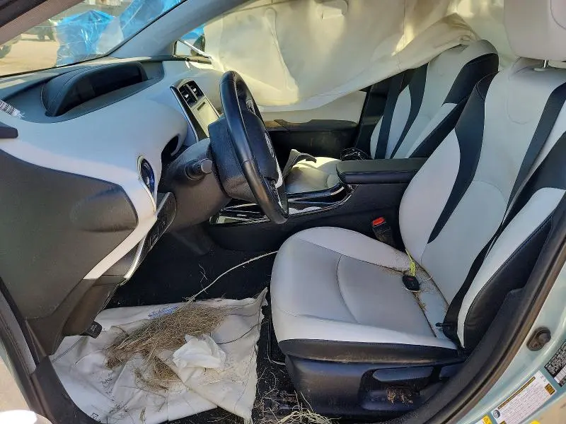 2016 TOYOTA PRIUS THREE TOURING  