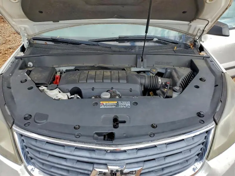 2013 CHEVROLET TRAVERSE LS  