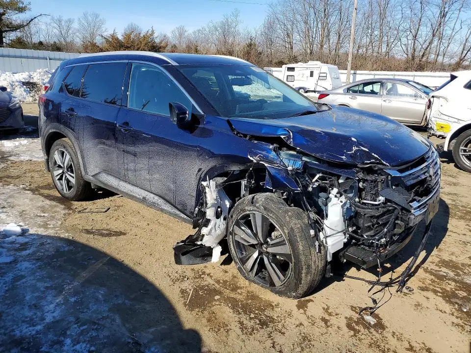 2024 NISSAN ROGUE SL  