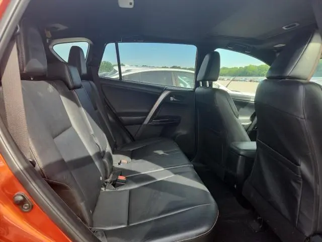 2016 TOYOTA RAV4 SE  