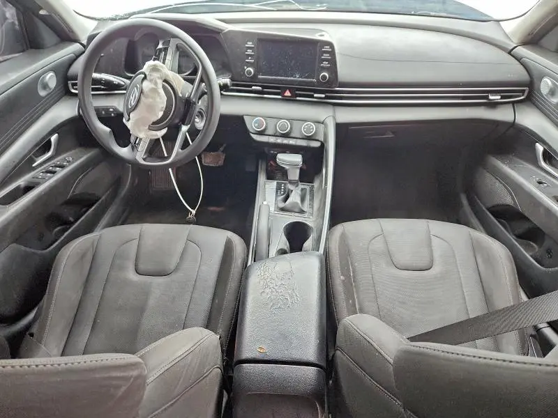 2021 HYUNDAI ELANTRA SE  