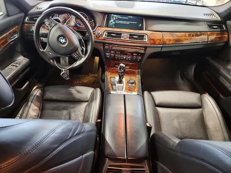 2013 BMW 750 XI  