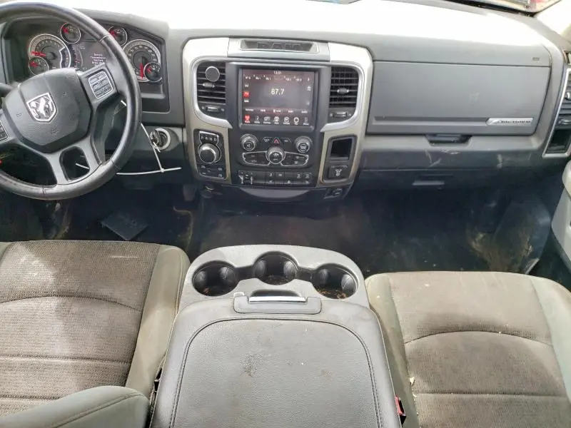 2017 RAM 1500 SLT  