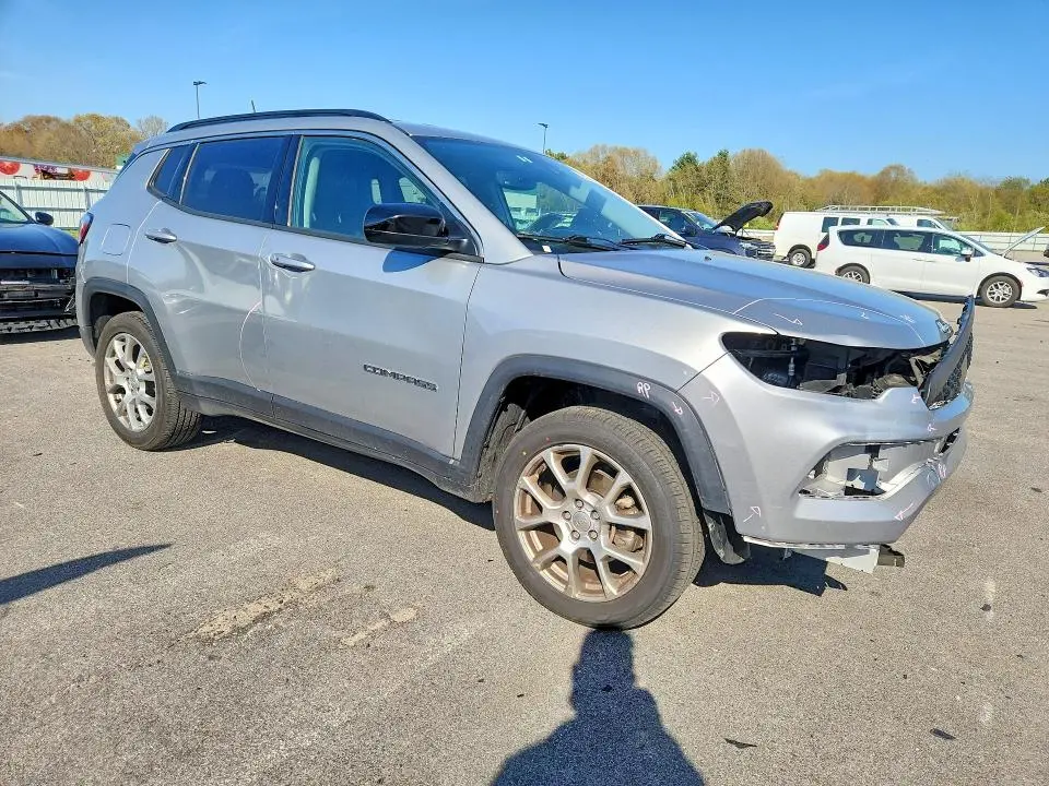 2022 JEEP COMPASS LATITUDE LUX  