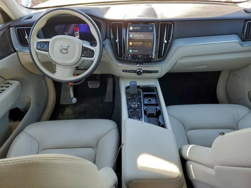 2024 VOLVO XC60 PLUS  