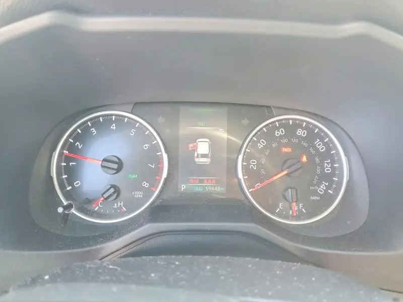 2021 TOYOTA RAV4 XLE  