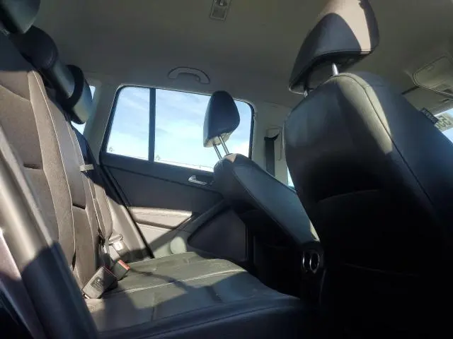 2016 VOLKSWAGEN TIGUAN S  
