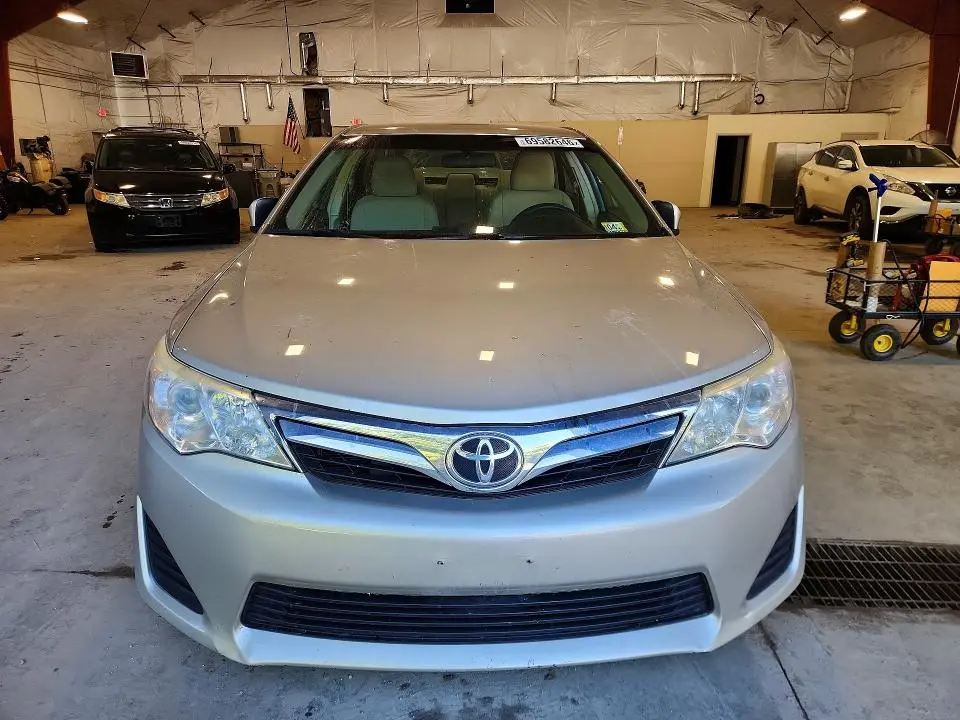 2014 TOYOTA CAMRY LE  