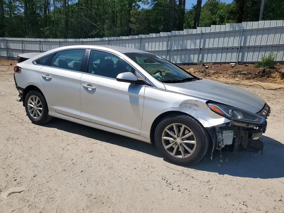 2018 HYUNDAI SONATA SE  