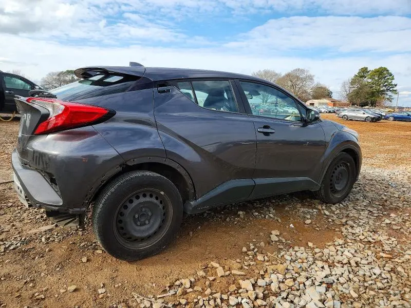 2021 TOYOTA C-HR XLE  