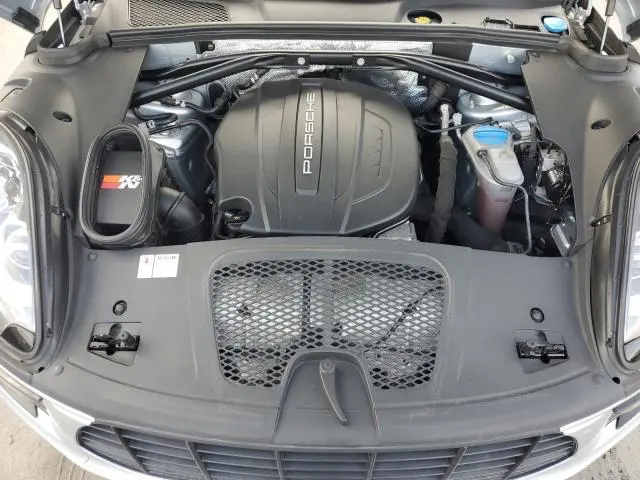 2017 PORSCHE MACAN   