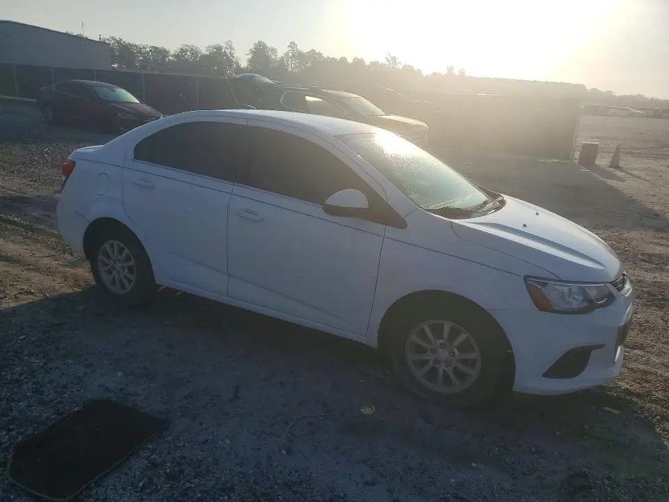 2020 CHEVROLET SONIC LT  