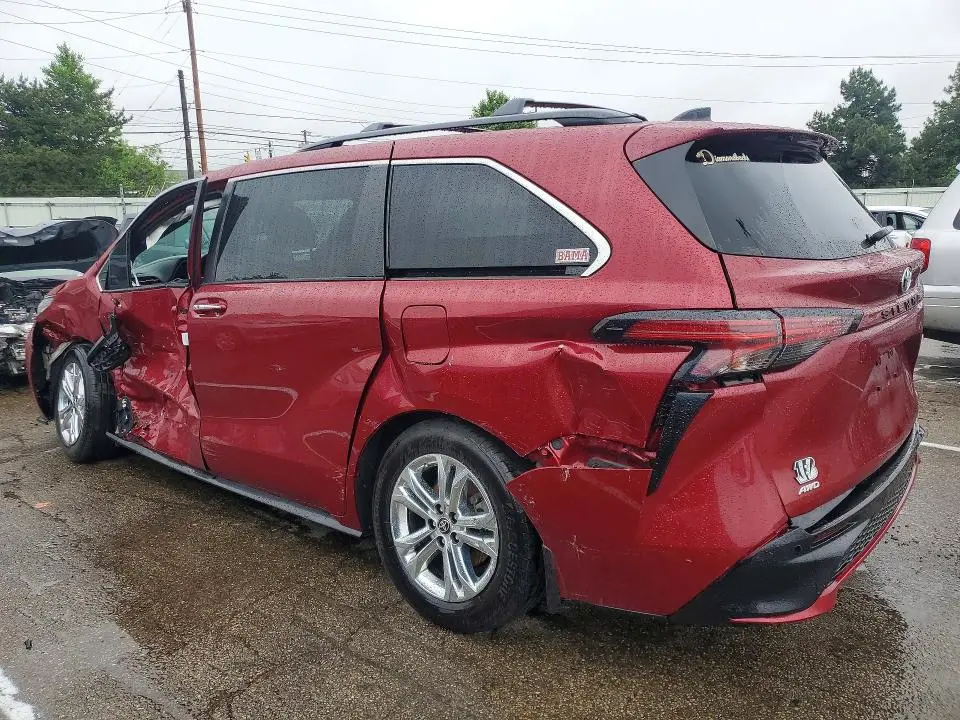 2022 TOYOTA SIENNA XSE  