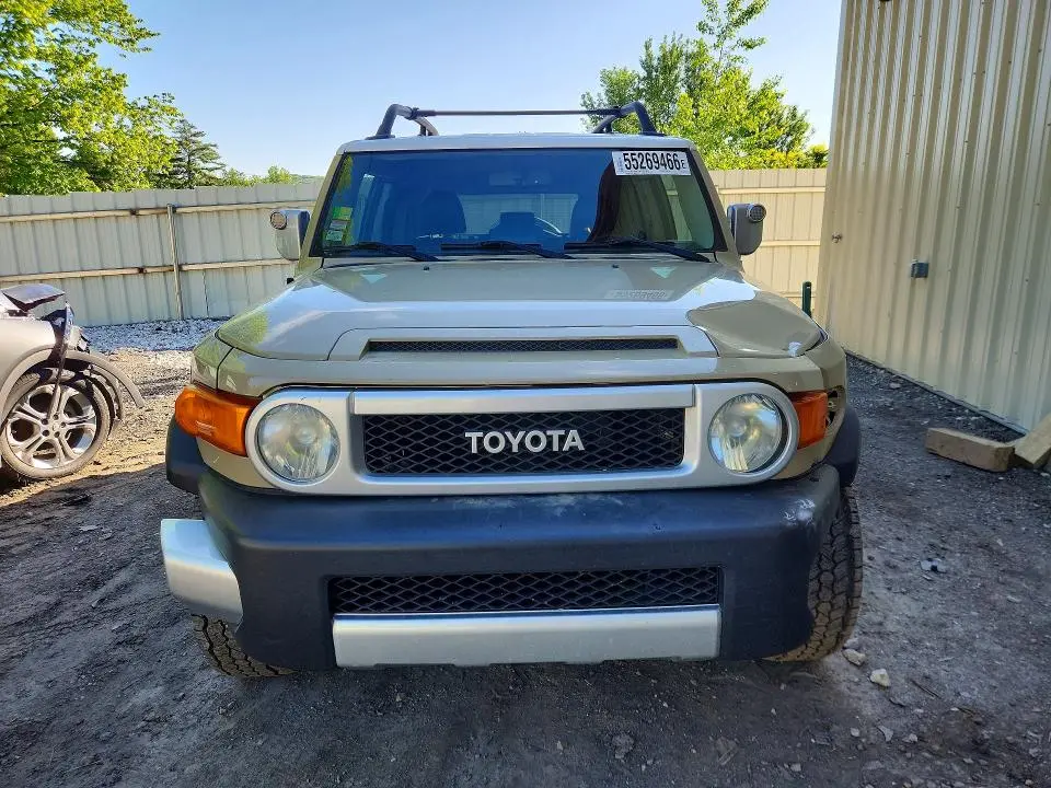 2011 TOYOTA FJ CRUISER BASE  