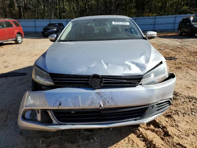 2013 VOLKSWAGEN JETTA SE  