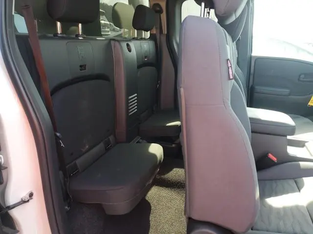 2024 NISSAN FRONTIER S  
