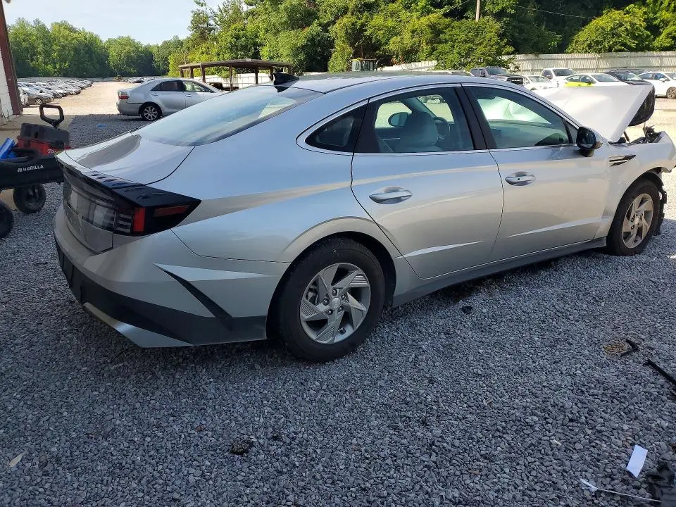 2025 HYUNDAI SONATA SE  