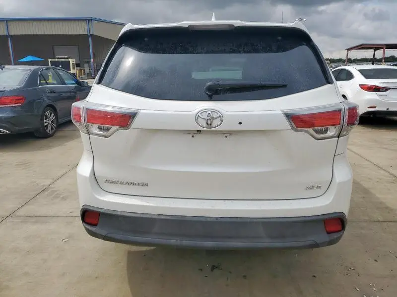 2014 TOYOTA HIGHLANDER XLE  
