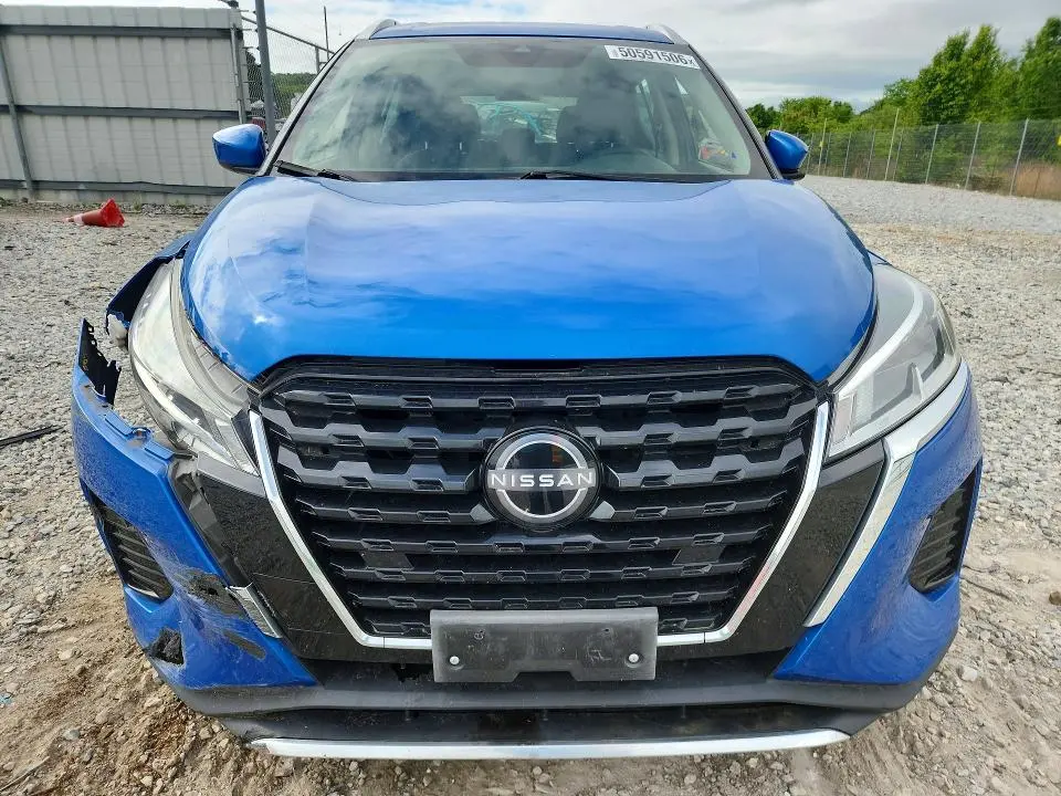2022 NISSAN KICKS SV  