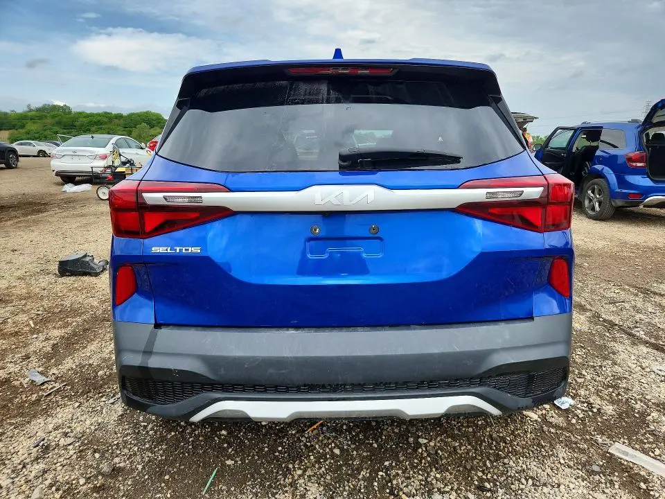 2023 KIA SELTOS LX  