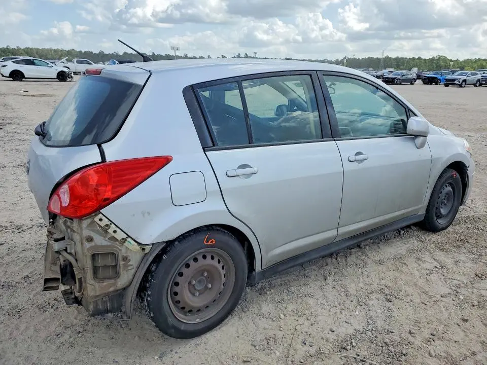 2011 NISSAN VERSA 1.8 S  