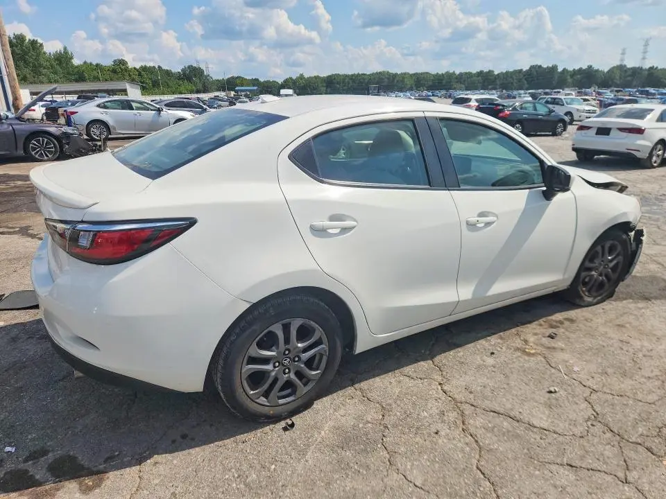 2019 TOYOTA YARIS LE  