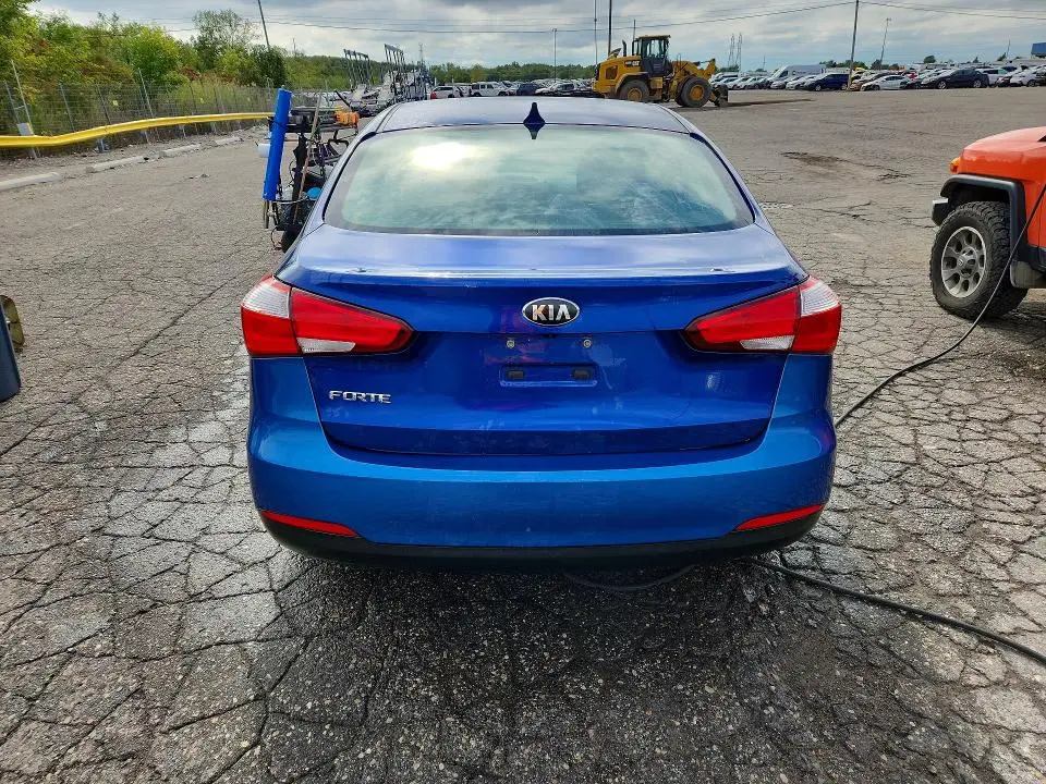 2017 KIA FORTE LX  
