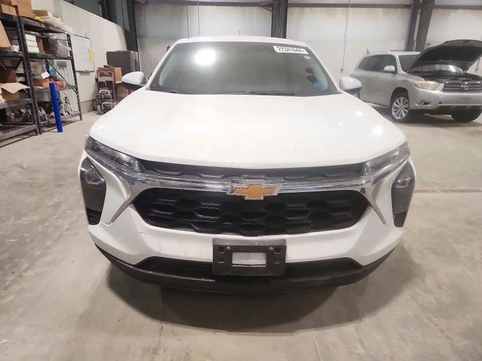 2024 CHEVROLET TRAX LS  