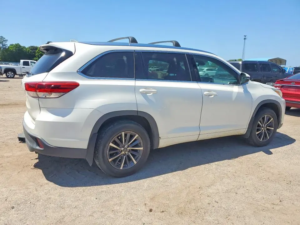 2018 TOYOTA HIGHLANDER XLE  