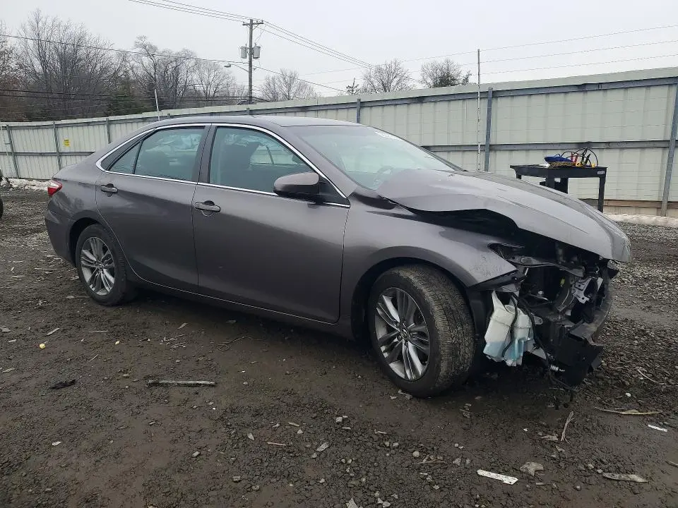 2015 TOYOTA CAMRY LE  
