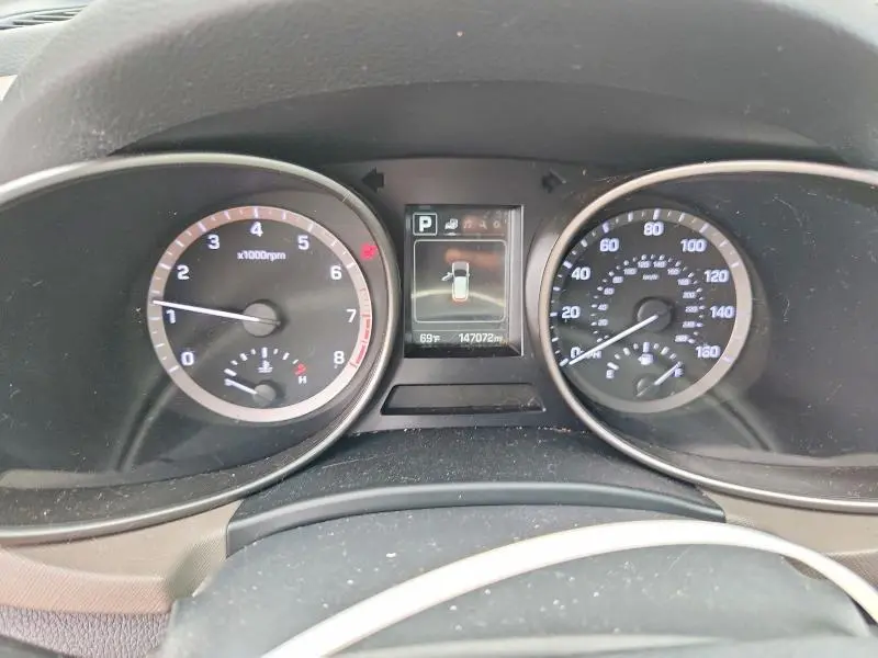 2017 HYUNDAI SANTA FE SE  