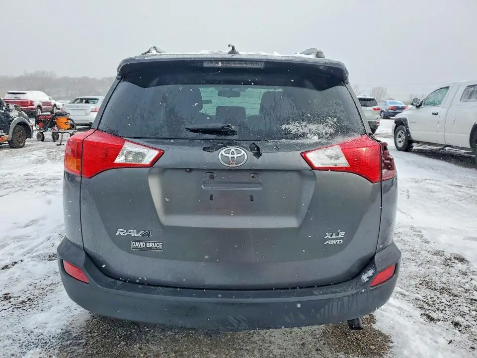 2015 TOYOTA RAV4 XLE  