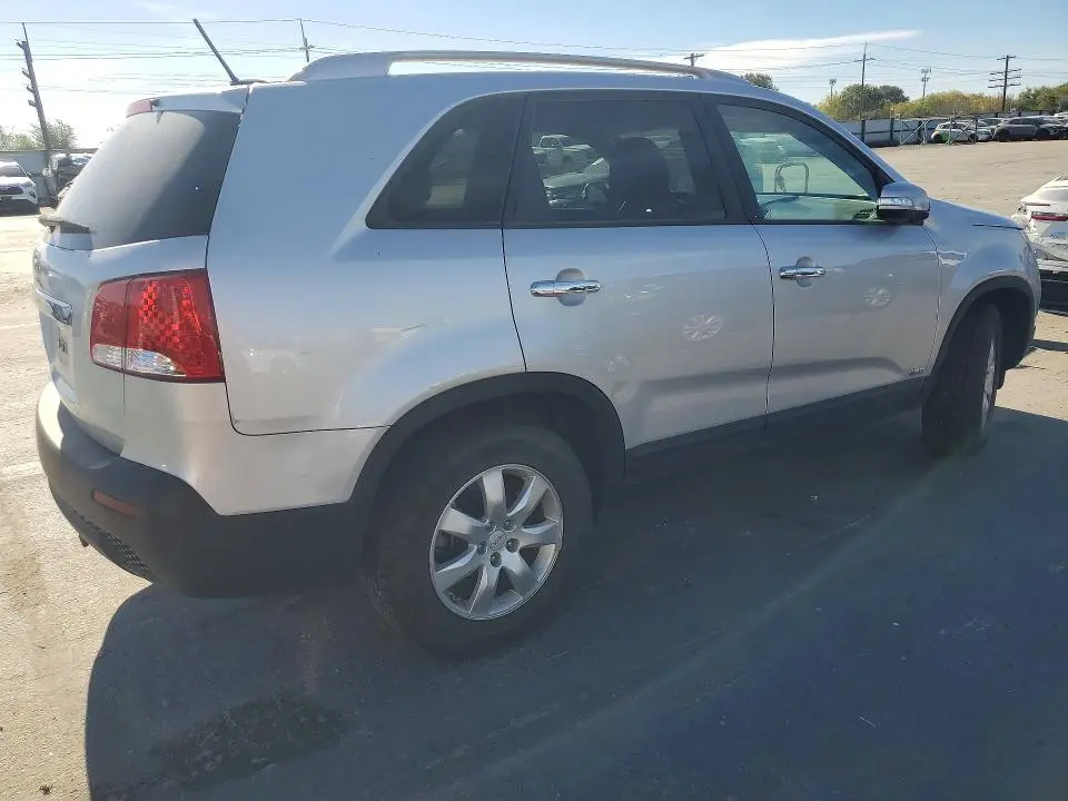 2011 KIA SORENTO LX  