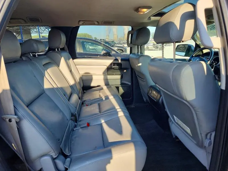 2013 TOYOTA SEQUOIA SR5  
