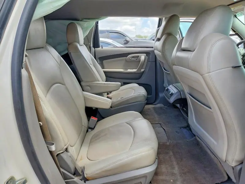 2012 CHEVROLET TRAVERSE LT  