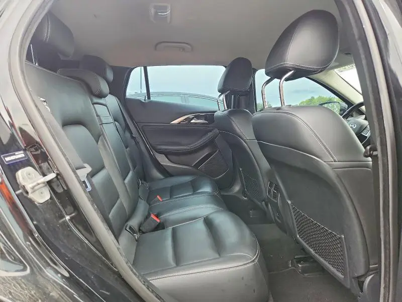 2018 INFINITI QX30 LUXURY  